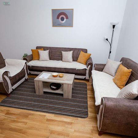 Elegant Escape Podgorica Apartment ภายนอก รูปภาพ