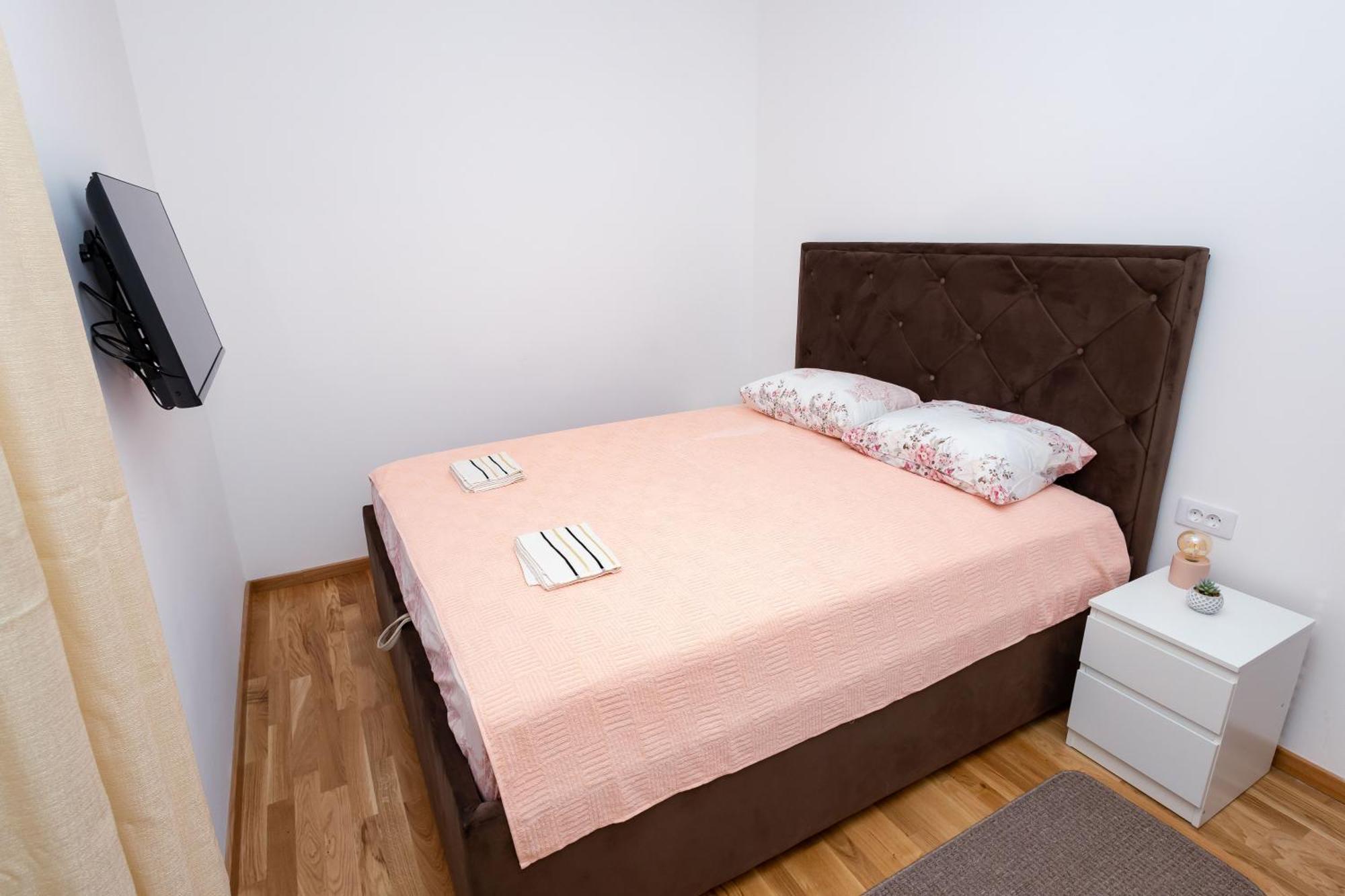 Elegant Escape Podgorica Apartment ภายนอก รูปภาพ