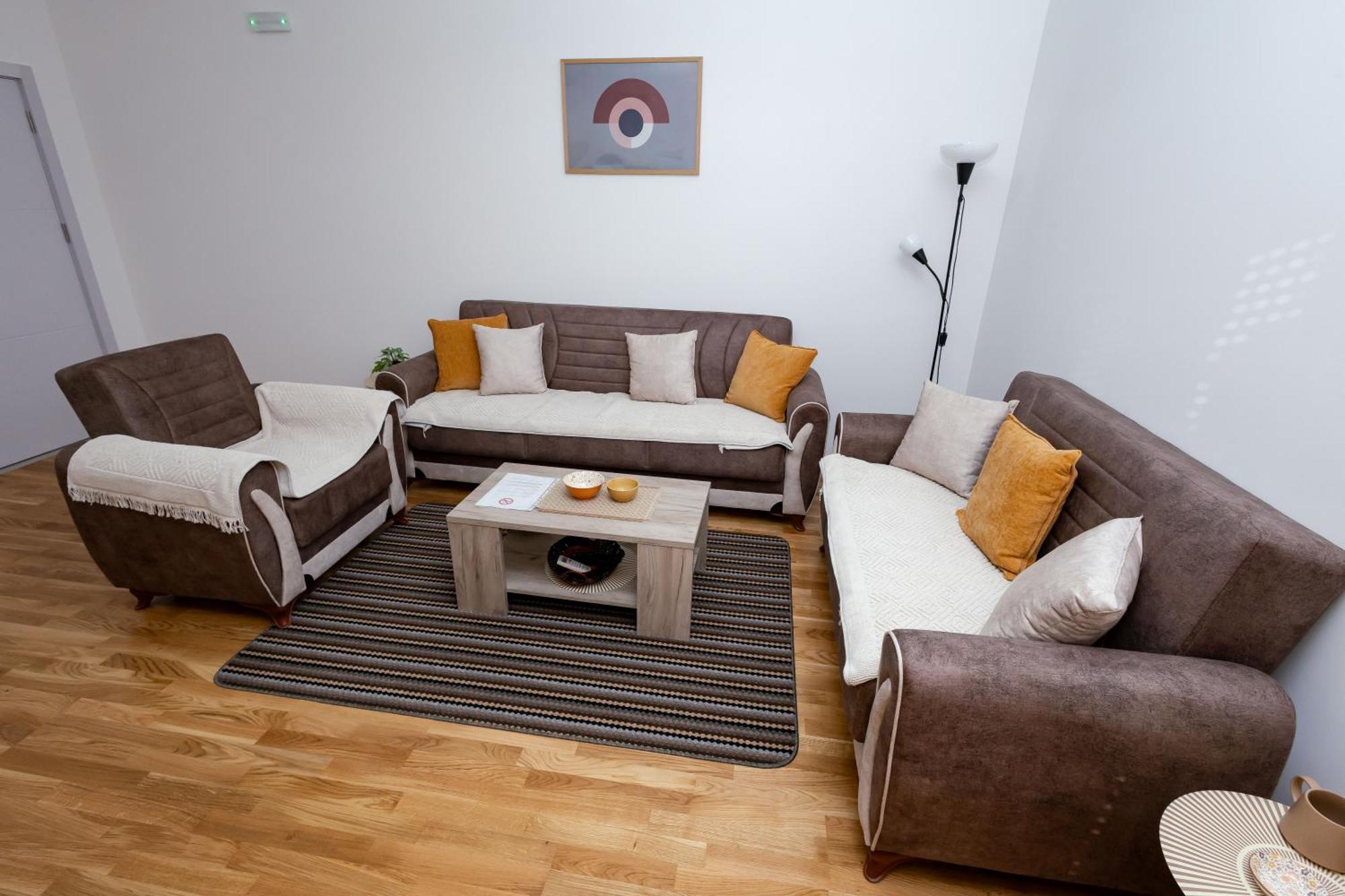 Elegant Escape Podgorica Apartment ภายนอก รูปภาพ