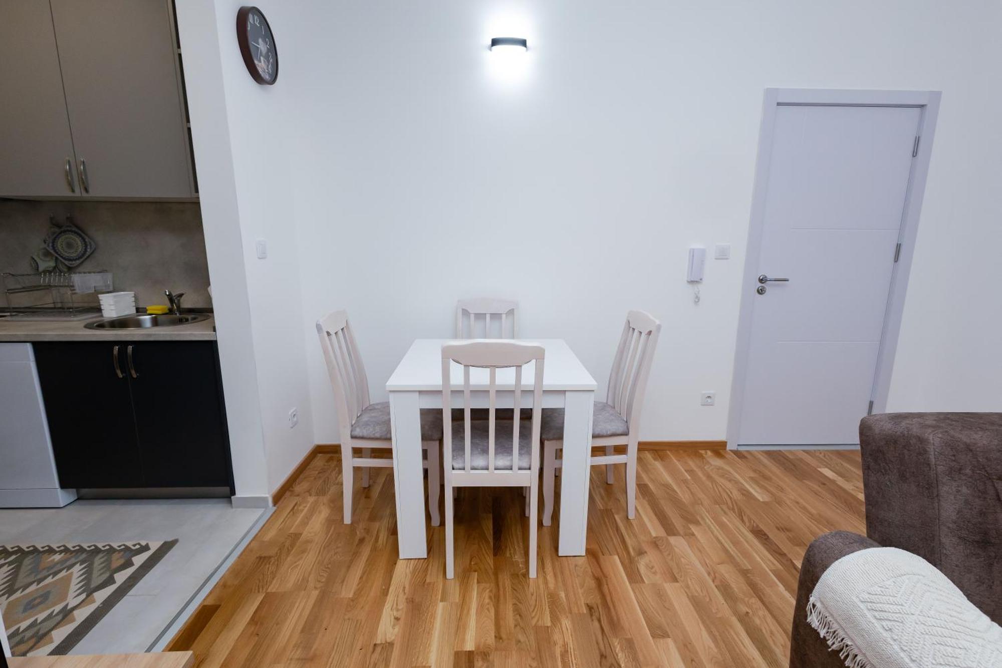 Elegant Escape Podgorica Apartment ภายนอก รูปภาพ