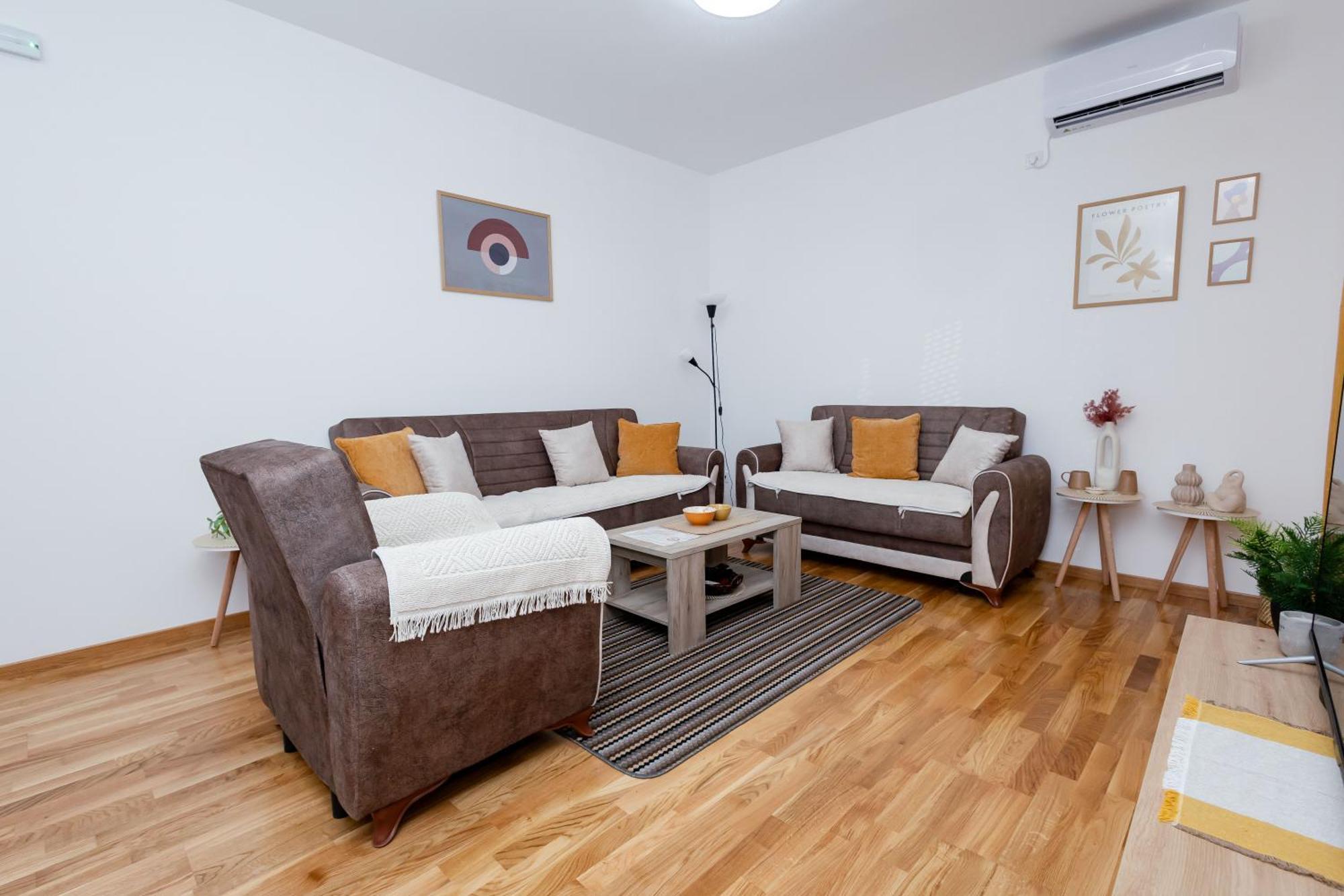 Elegant Escape Podgorica Apartment ภายนอก รูปภาพ